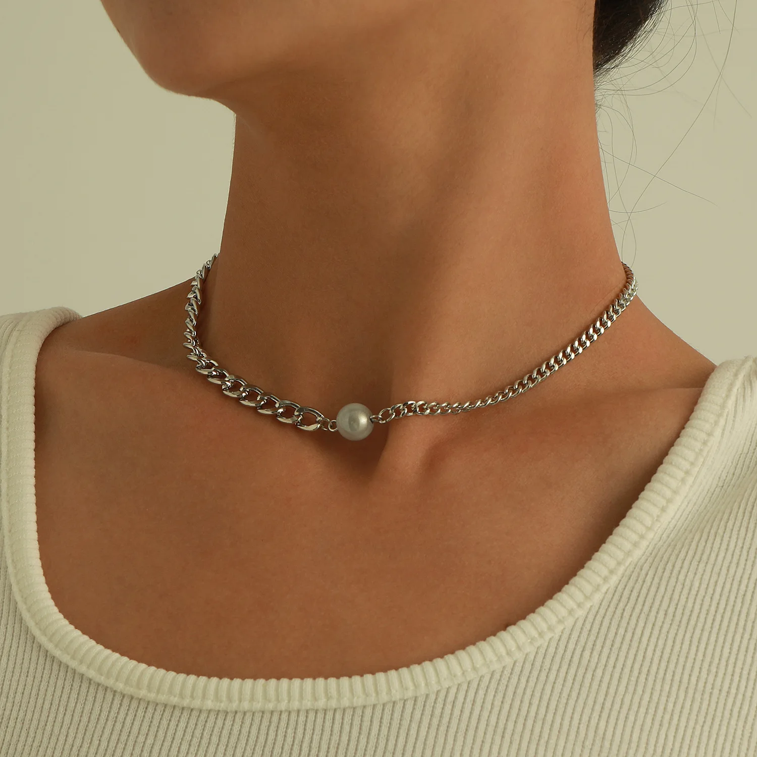 Fashion Hip Hop Short Luminous Pearl Chain Choker Necklace for Wome Punk Exaggerated Simple Necklaces Trendy Jewelry Gift
Fashion Hip Hop Short Luminous Pearl Chain Choker Necklace for Wome Punk Exaggerated Simple Necklaces Trendy Jewelry Gift