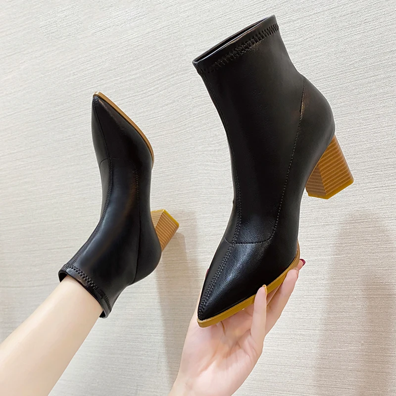 Women's high-heeled short boots 2021 spring and autumn new style pointed mid-tube thick-heeled nude boots 34-39
Women's high-heeled short boots 2021 spring and autumn new style pointed mid-tube thick-heeled nude boots 34-39