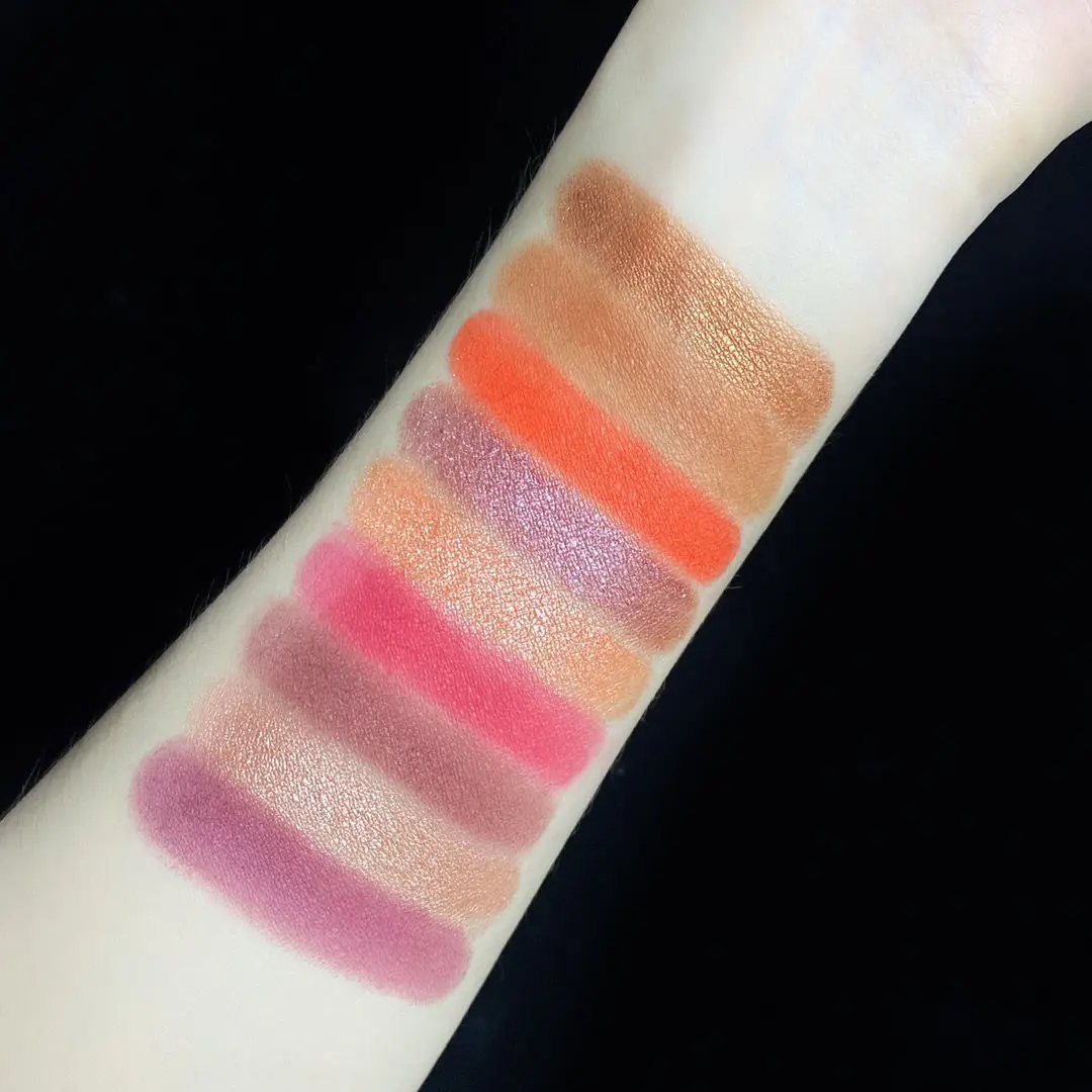 24 Colors Oil Painting Eyeshadow Palette Glitter Shimmer Eye Shadow Powder Matte Glitter Eyeshadow Palette Cosmetic Makeup
24 Colors Oil Painting Eyeshadow Palette Glitter Shimmer Eye Shadow Powder Matte Glitter Eyeshadow Palette Cosmetic Makeup
