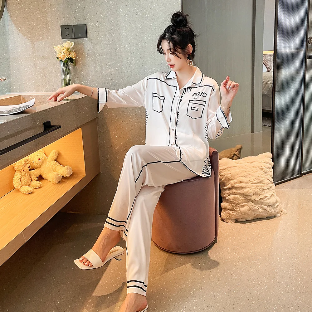 Ice Silk Long-sleeved New Pajamas Set for Women Sketch Black White Casual Sleepwear Autumn and Winter Homewear Service Suit
Ice Silk Long-sleeved New Pajamas Set for Women Sketch Black White Casual Sleepwear Autumn and Winter Homewear Service Suit
