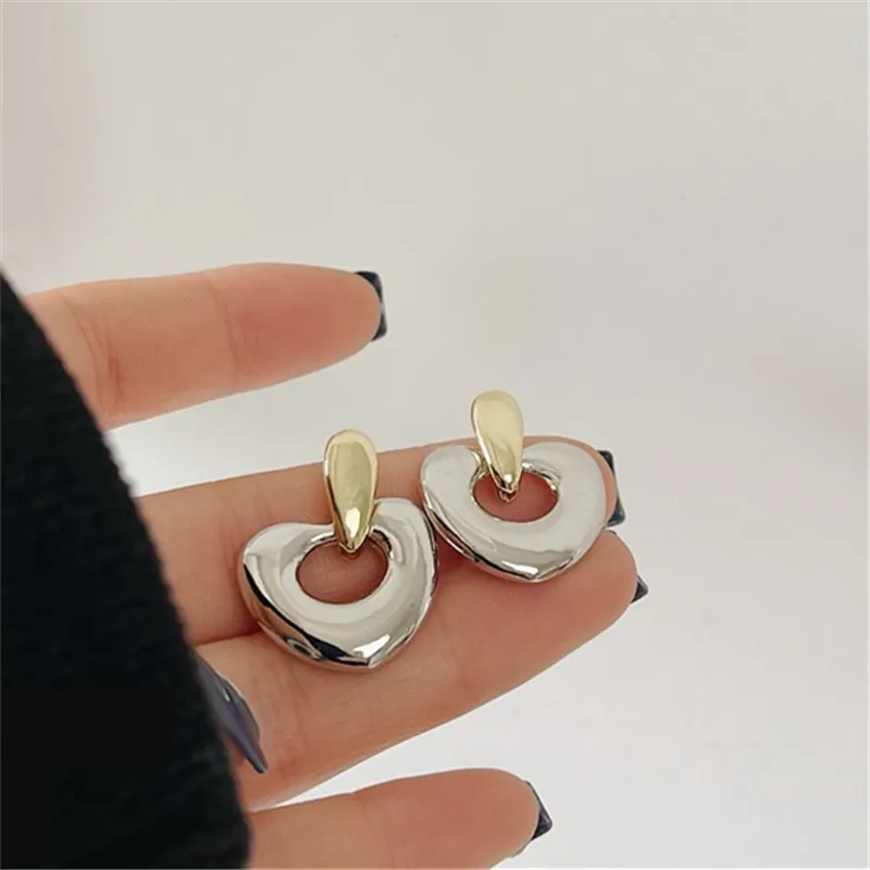 Flashbuy Vintage Popular Heart Earrings For Women Gold Silver Color Drop Earrings Fashion Accessories
Flashbuy Vintage Popular Heart Earrings For Women Gold Silver Color Drop Earrings Fashion Accessories
