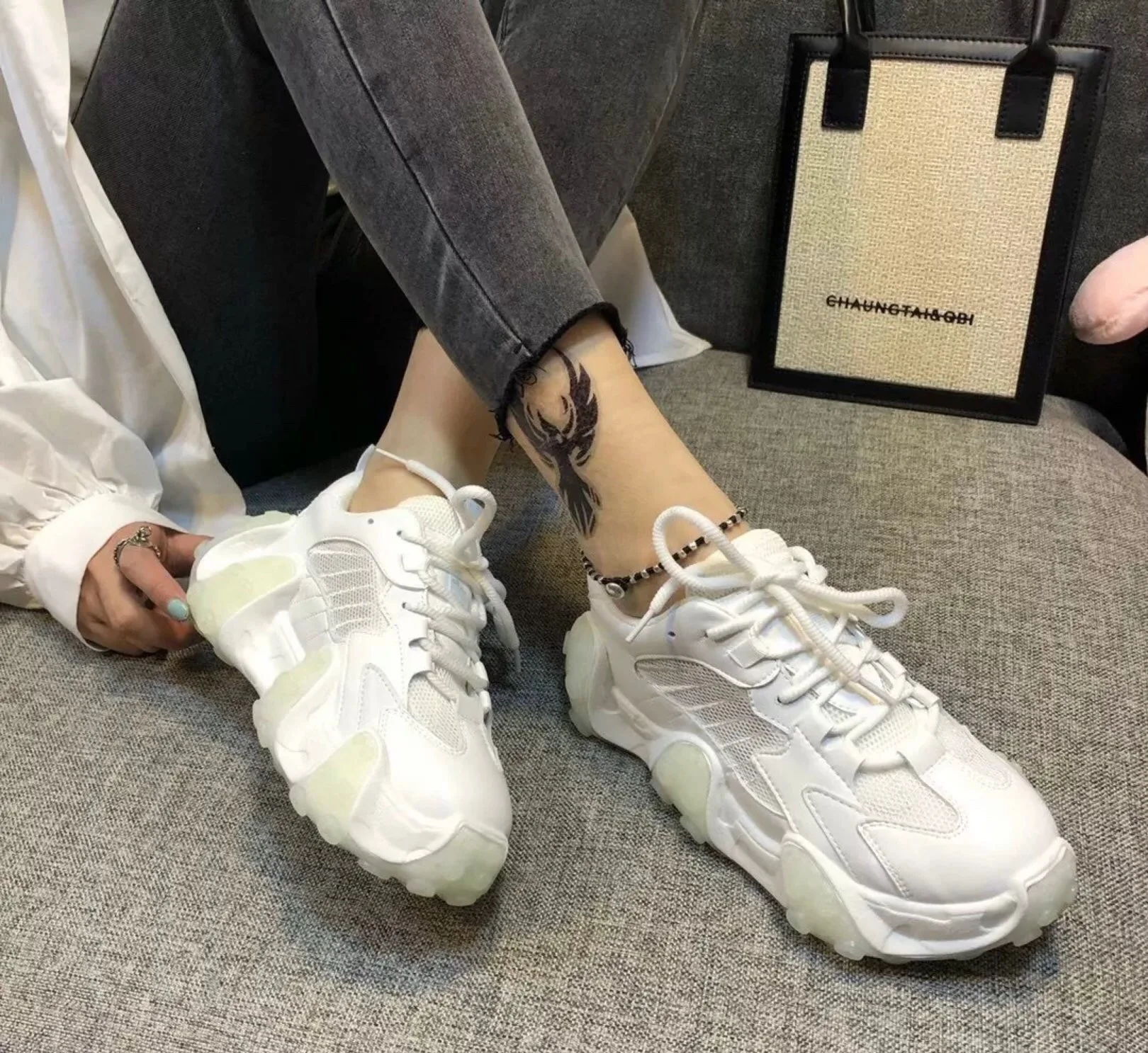 Summer Women Mesh Jelly Chunky Shoes Fashion Casual Sneakers Noctilucence Thick Soles Low Heels White Dad Shoe Female Lady 2021
Summer Women Mesh Jelly Chunky Shoes Fashion Casual Sneakers Noctilucence Thick Soles Low Heels White Dad Shoe Female Lady 2021