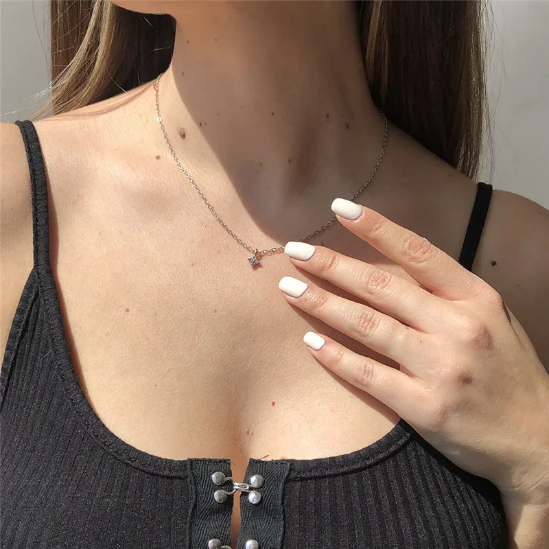 European And American Simple Sweet Style Necklace Geometric Diamond Short Creative Elegant Clavicle Chain Cold Niche Accessories
European And American Simple Sweet Style Necklace Geometric Diamond Short Creative Elegant Clavicle Chain Cold Niche Accessories