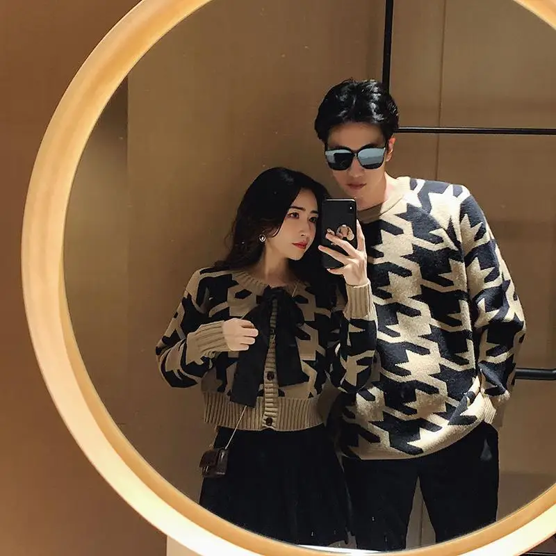 Couple's clothing autumn and winter 2021 new temperament round neck Pullover Sweater loose knit top women's fashion
Couple's clothing autumn and winter 2021 new temperament round neck Pullover Sweater loose knit top women's fashion