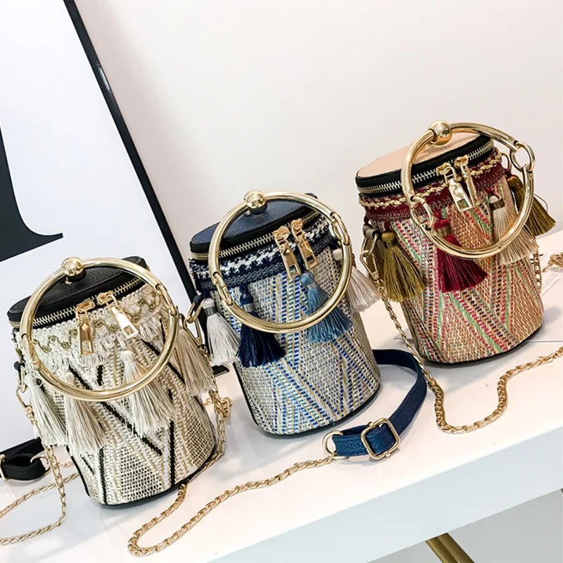 Straw Tassel Women's Shoulder Bag New Sweet Shell Bucket Messenger Bags Simple Chain Zipper Buckle Handbags for Women 2021
Straw Tassel Women's Shoulder Bag New Sweet Shell Bucket Messenger Bags Simple Chain Zipper Buckle Handbags for Women 2021