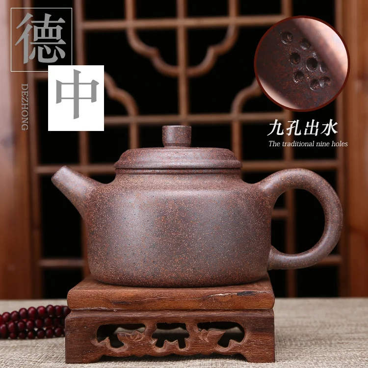 Chaishao Dezhong purple clay teapot ancient and simple teapot ceramic kiln changed glaze into Dezhong tea set
Chaishao Dezhong purple clay teapot ancient and simple teapot ceramic kiln changed glaze into Dezhong tea set