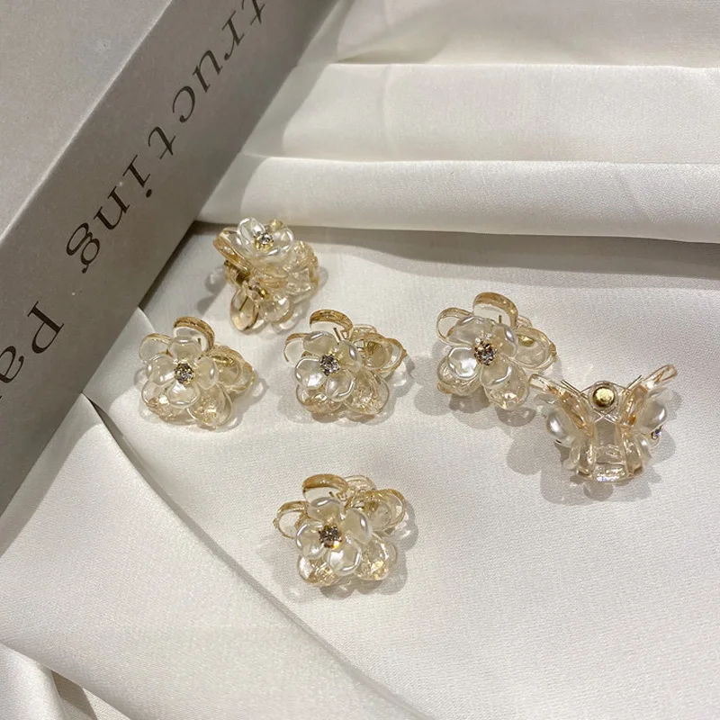 1Pcs Small Hair Crabs For Girls Acrylic Cute Transparent Color Flower Hair Clip Clamp Children Mini Hairpin Hair Accessories
1Pcs Small Hair Crabs For Girls Acrylic Cute Transparent Color Flower Hair Clip Clamp Children Mini Hairpin Hair Accessories