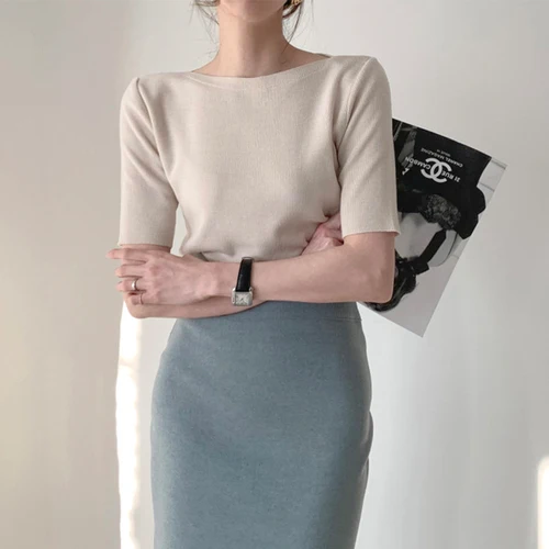 Basic cotton T-shirt women's solid color half-sleeve women's blouse 2021new casual slim women's T-shirt simple and fashionable
Basic cotton T-shirt women's solid color half-sleeve women's blouse 2021new casual slim women's T-shirt simple and fashionable