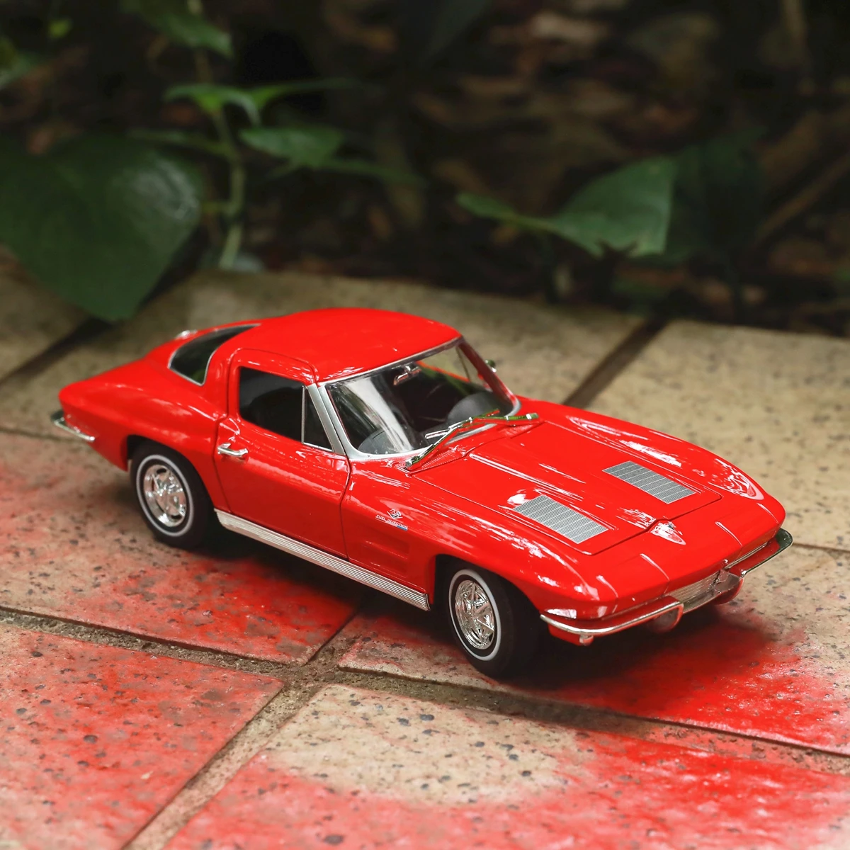 WELLY 1:24 1963 Chevrolet Corvette Alloy Luxury Vehicle Diecast Pull Back Cars Model Toy Collection Xmas Gift
WELLY 1:24 1963 Chevrolet Corvette Alloy Luxury Vehicle Diecast Pull Back Cars Model Toy Collection Xmas Gift