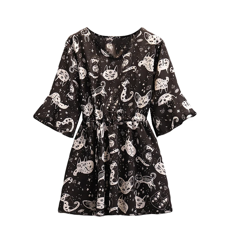 Shorts Set Women Summer New Butterfly Sleeve Bandage V-neck Top Elastic Waistline Shorts Chic Pattern Printing Ensemble Femme
Shorts Set Women Summer New Butterfly Sleeve Bandage V-neck Top Elastic Waistline Shorts Chic Pattern Printing Ensemble Femme