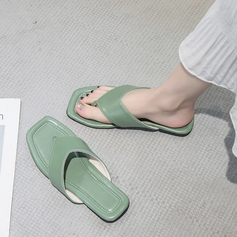 Fashion Clip Toe Women Beach Slippers Soft Leather Flat Flip Flops Woman Comfortable Outdoor Pantuflas De Mujer 2020
Fashion Clip Toe Women Beach Slippers Soft Leather Flat Flip Flops Woman Comfortable Outdoor Pantuflas De Mujer 2020