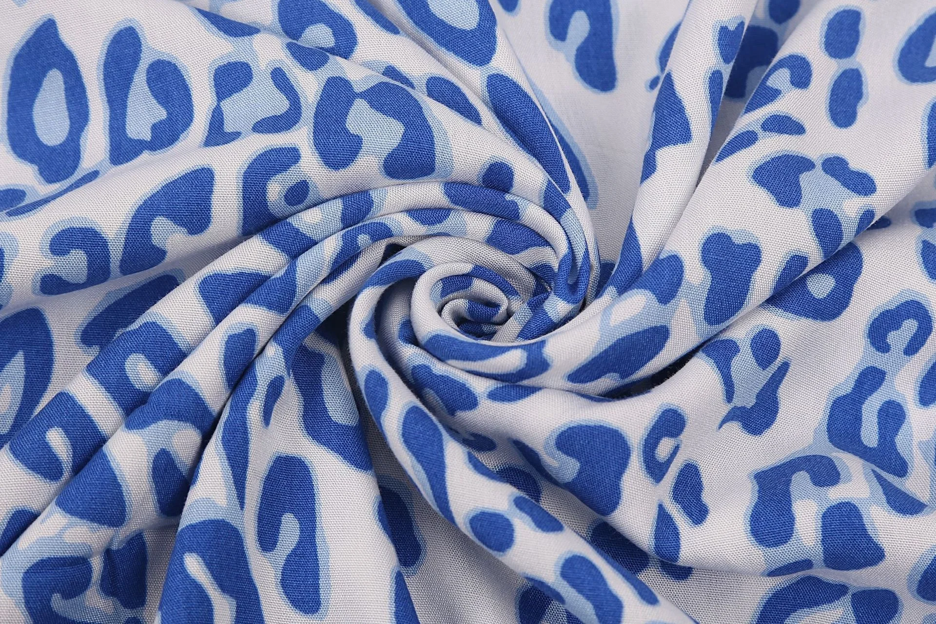 2021 New Beach Cover Ups Oversized Kimono Maxi Dress Leopard Printing Fashion Blue Beach Bathing Suit Coverup Overall Swimwears
2021 New Beach Cover Ups Oversized Kimono Maxi Dress Leopard Printing Fashion Blue Beach Bathing Suit Coverup Overall Swimwears