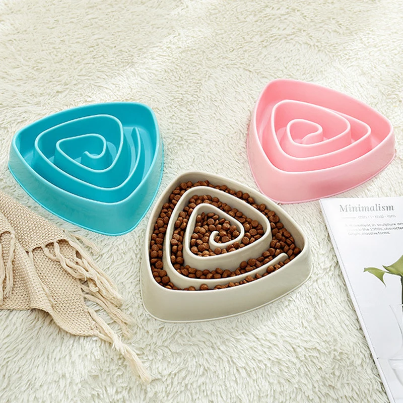 Треугольная тренировочная миска для собак, щенков, котят, пластиковая стандартная миска, миски для собак 
Треугольная тренировочная миска для собак, щенков, котят, пластиковая стандартная миска, миски для собак