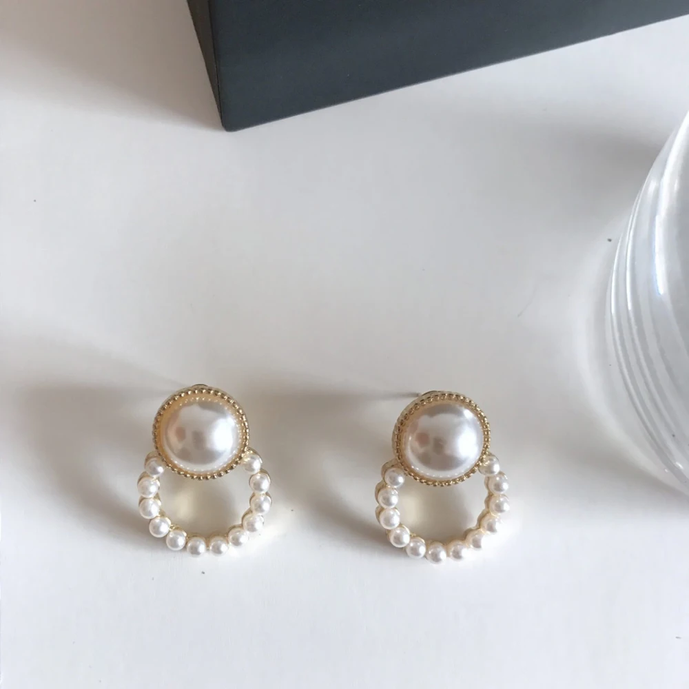 Melting And Lovely Temperament Geometric Circular Pearl Earrings Simple Modern Elegant Fashion Stud earrings
Melting And Lovely Temperament Geometric Circular Pearl Earrings Simple Modern Elegant Fashion Stud earrings