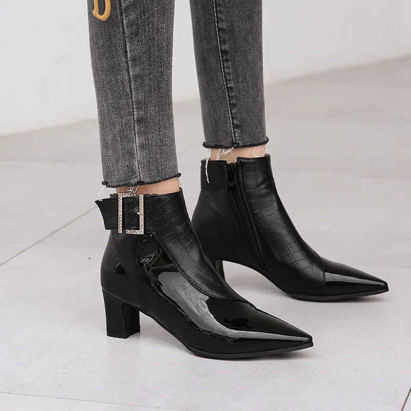 ochanmeb Ankle Buckle High Heels Women Boots Pointy Toe Footwear Zip Female Boot Pu Shoes Woman Winter 2020 New Plus Size 33-48
ochanmeb Ankle Buckle High Heels Women Boots Pointy Toe Footwear Zip Female Boot Pu Shoes Woman Winter 2020 New Plus Size 33-48