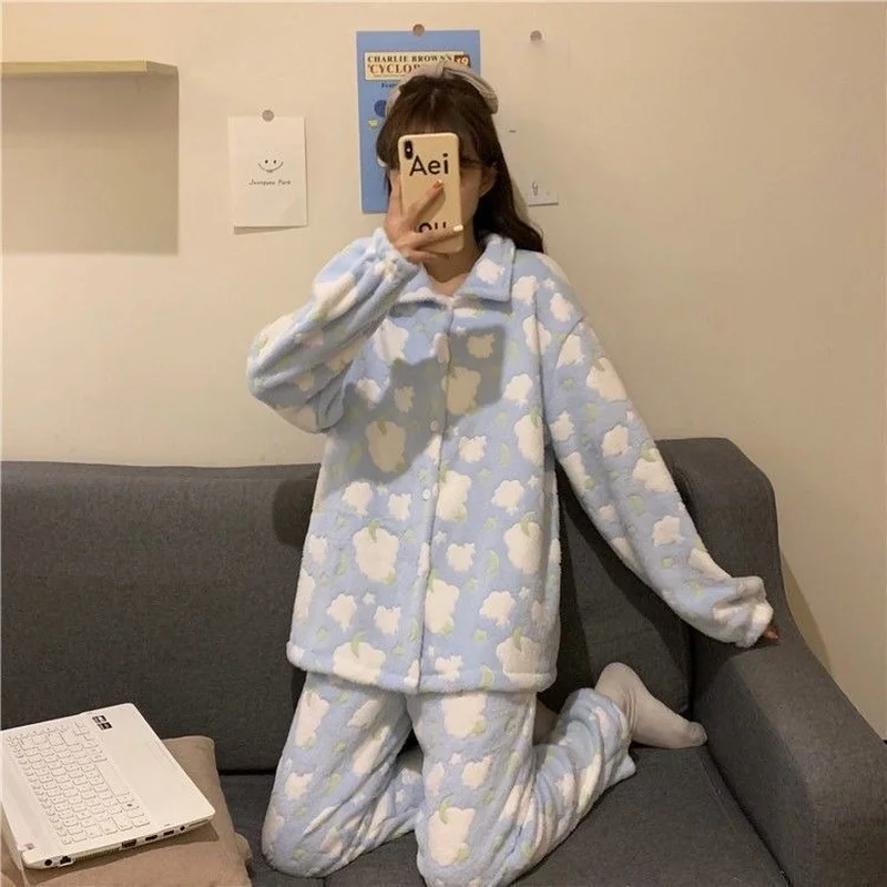Loose Coral Velvet Simple Fashion Trend Cute Sweet Long-sleeved Autumn and Winter New Suit Plus Velvet Thick Thick Warm Pajamas
Loose Coral Velvet Simple Fashion Trend Cute Sweet Long-sleeved Autumn and Winter New Suit Plus Velvet Thick Thick Warm Pajamas