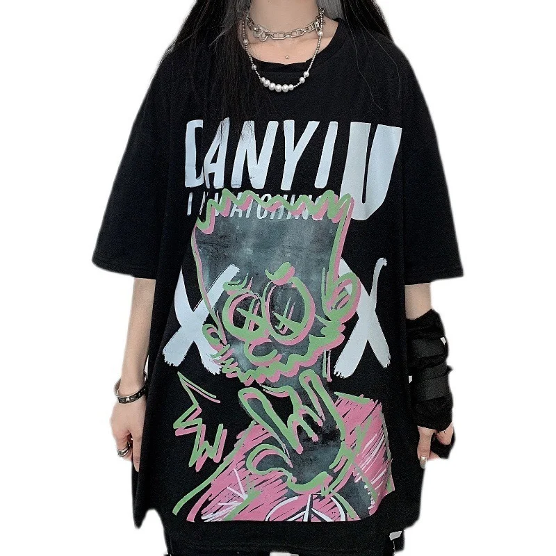 Cartoon Graffiti Skull Print Mid-Length T-shirt Y2K Top Women Black Fashion Oversized Gothic Hip-hop Punk Aesthetic Graphic Tees 
Cartoon Graffiti Skull Print Mid-Length T-shirt Y2K Top Women Black Fashion Oversized Gothic Hip-hop Punk Aesthetic Graphic Tees
