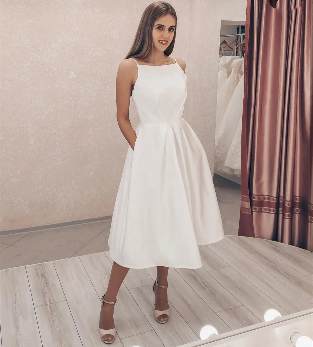 New Wedding Dress Simple Satin 2021 Shinny With Pocket Tea Length Robe De Mariage Bridal Gown Sleeveless
New Wedding Dress Simple Satin 2021 Shinny With Pocket Tea Length Robe De Mariage Bridal Gown Sleeveless