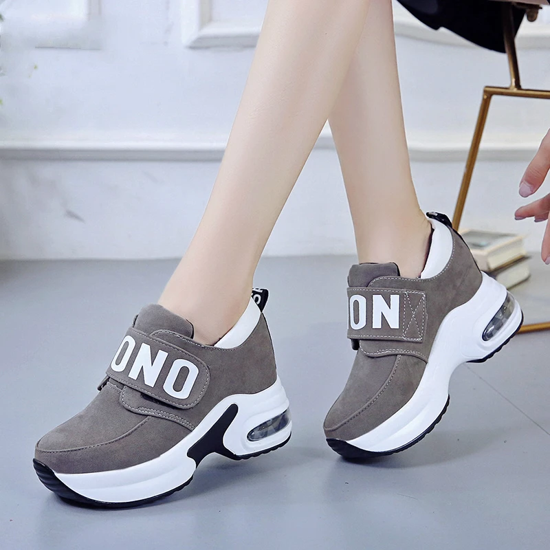 New Wedges with Thick Base Increased Ladies Single Shoes Comfortable Loafers with Casual Platform Shoes Vulcanized Shoes Size 40
New Wedges with Thick Base Increased Ladies Single Shoes Comfortable Loafers with Casual Platform Shoes Vulcanized Shoes Size 40