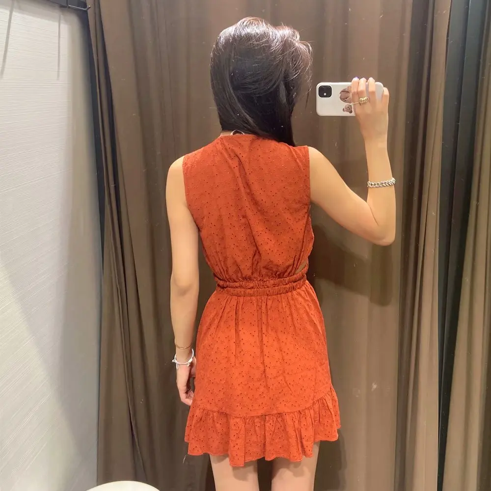 ZA 2021 Summer Embroidery Dress Women Sleeveless Folds Hollow Out Sexy Party Vestidos Fashion V-Neck Woman Fitout Mini Dress
ZA 2021 Summer Embroidery Dress Women Sleeveless Folds Hollow Out Sexy Party Vestidos Fashion V-Neck Woman Fitout Mini Dress