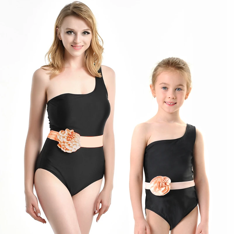 2021 Mom Baby Swimsuit One Shoulder One Piece Swimwear Girls Black Bathing Suit Parent-child Beachwear Quick Dry Triangle Bikini
2021 Mom Baby Swimsuit One Shoulder One Piece Swimwear Girls Black Bathing Suit Parent-child Beachwear Quick Dry Triangle Bikini
