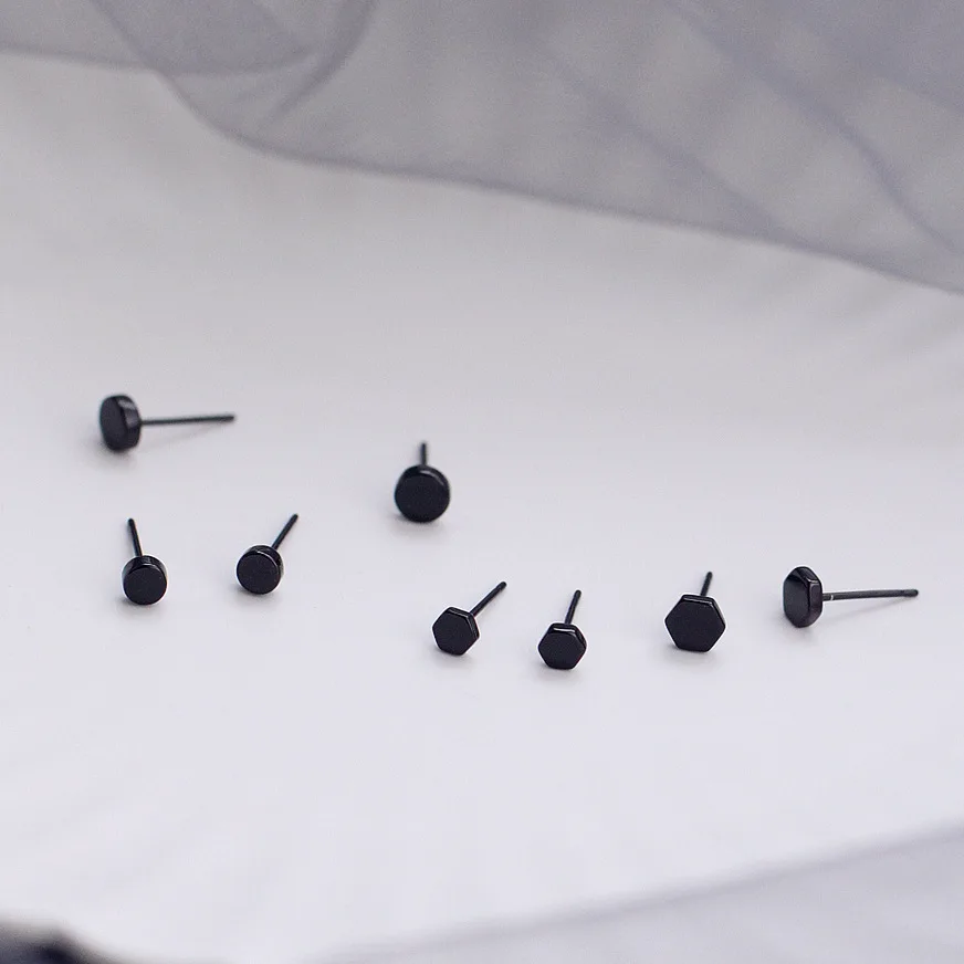 S925 sterling silver three-dimensional geometric irregular pentagonal simple style cool and handsome fashion earrings
S925 sterling silver three-dimensional geometric irregular pentagonal simple style cool and handsome fashion earrings