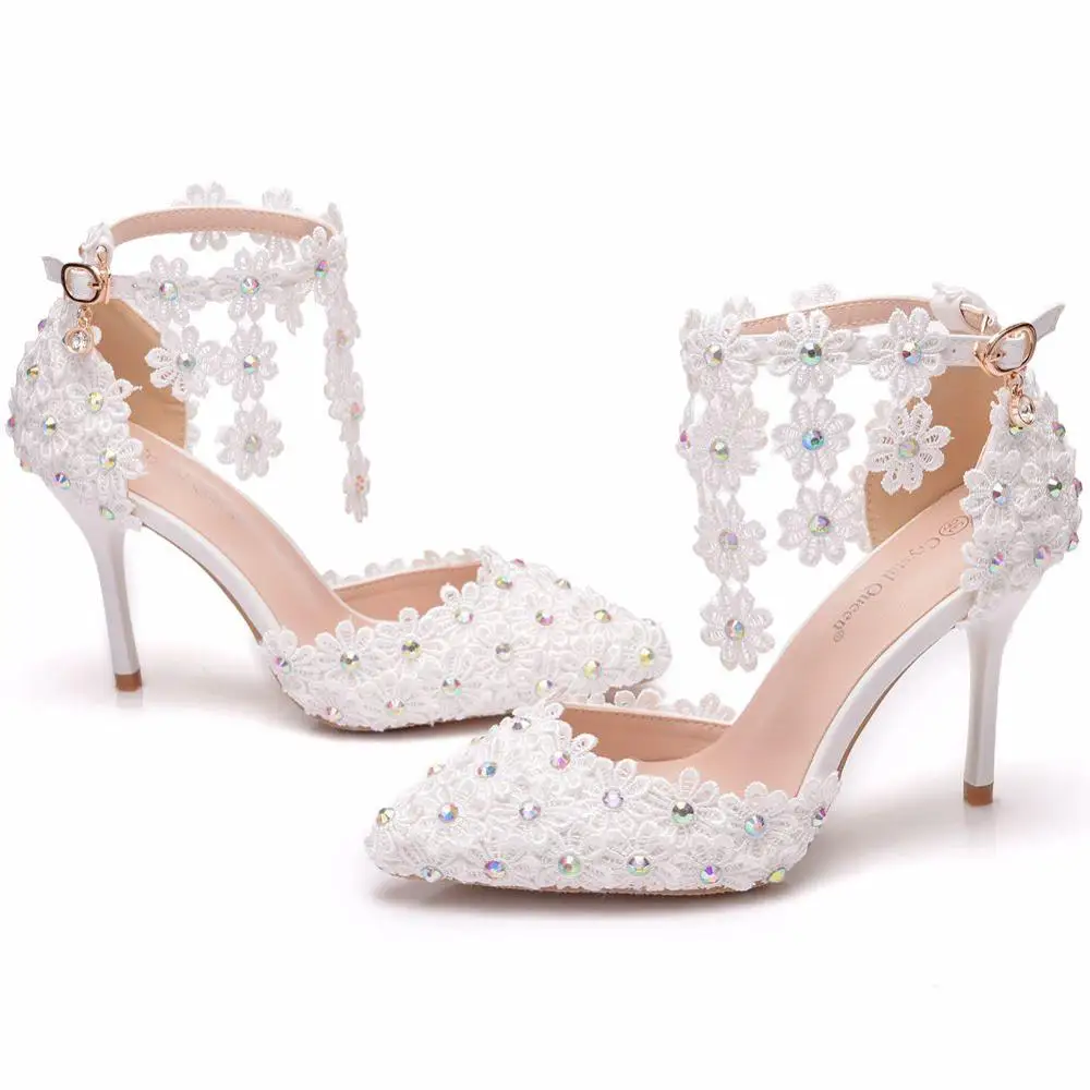 Crystal Queen Wedding Shoes Female White Drill Rhinestone Ankle Strap Sandals Stiletto Pointed Bridal Shoes High Heels
Crystal Queen Wedding Shoes Female White Drill Rhinestone Ankle Strap Sandals Stiletto Pointed Bridal Shoes High Heels