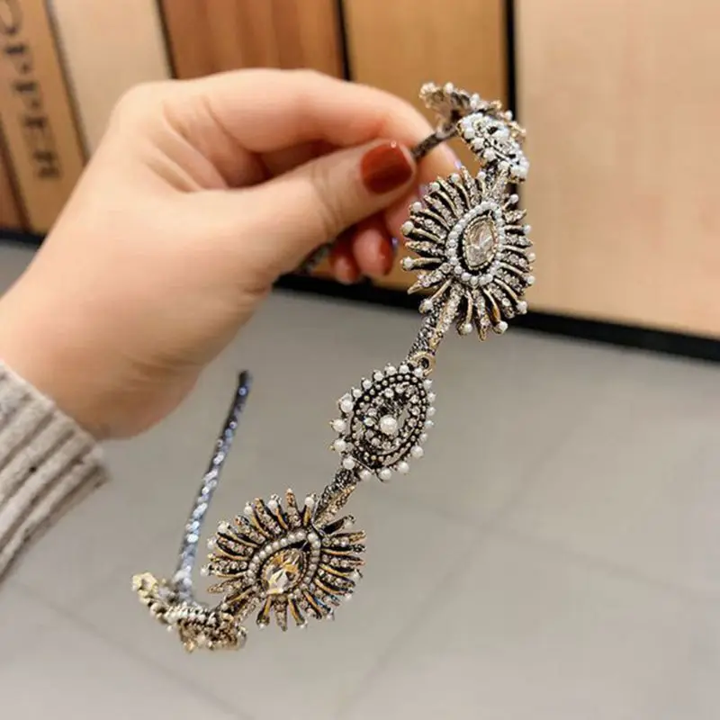 Western Wedding Hair Accessories Handmade Jewelry Faux Crystal Pearl Crown Baroque Bride Headband Sunflower Rhinestone Hair Hoop
Western Wedding Hair Accessories Handmade Jewelry Faux Crystal Pearl Crown Baroque Bride Headband Sunflower Rhinestone Hair Hoop