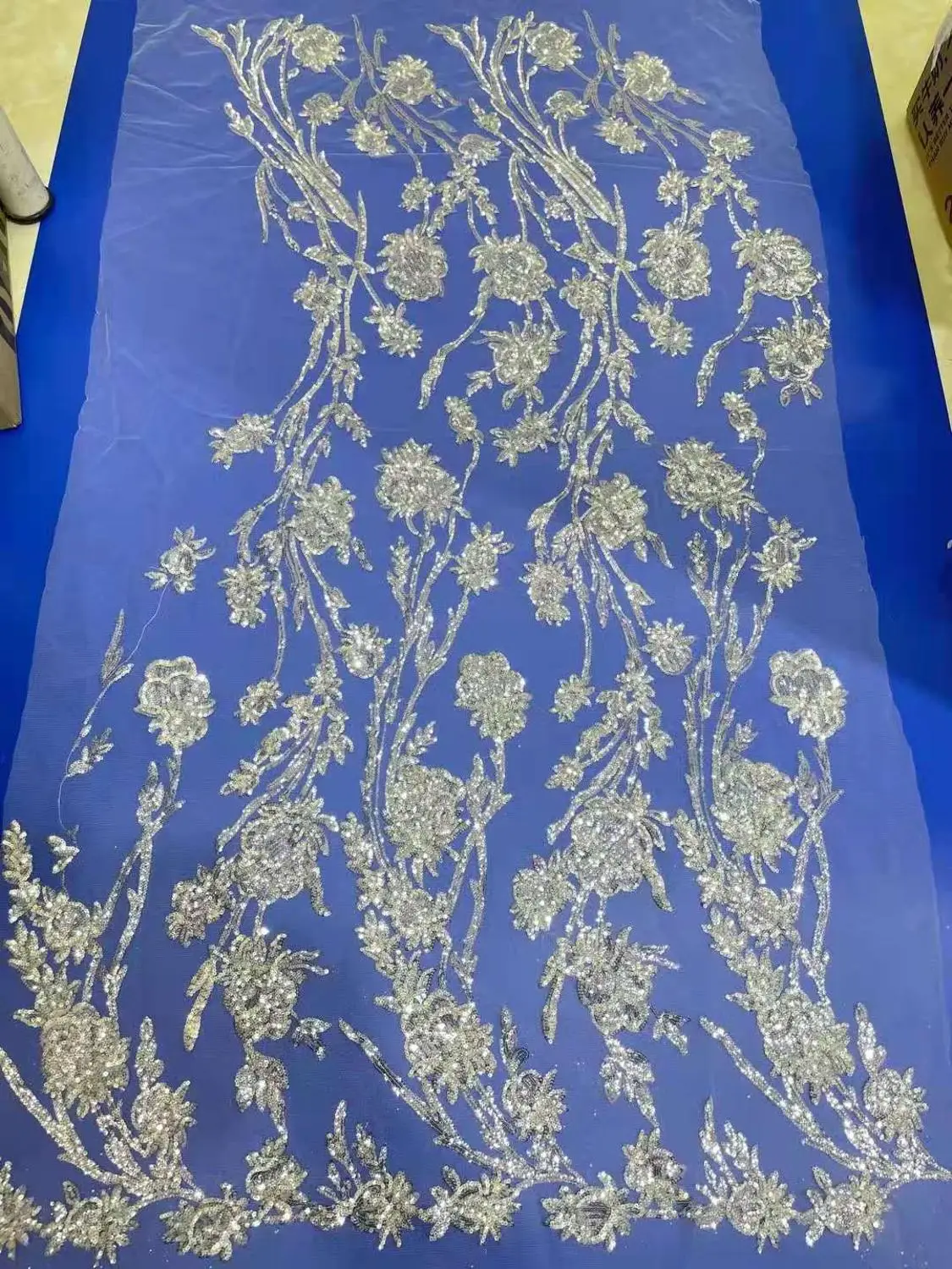 Newest wedding dress design fabric/Full width Wiith Crytal sequin embroidery French tulle lace Nigeria fabric for long dress
Newest wedding dress design fabric/Full width Wiith Crytal sequin embroidery French tulle lace Nigeria fabric for long dress