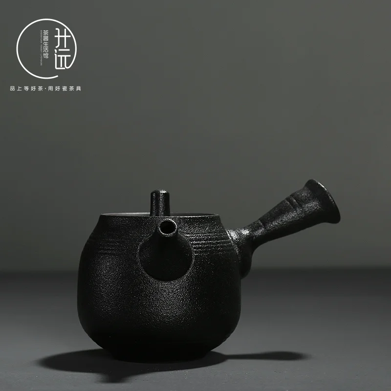 Black crude pottery side pot handmade Japanese style Kung Fu tea set retro ceramics Puer tea maker teapot kettle ceremony
Black crude pottery side pot handmade Japanese style Kung Fu tea set retro ceramics Puer tea maker teapot kettle ceremony