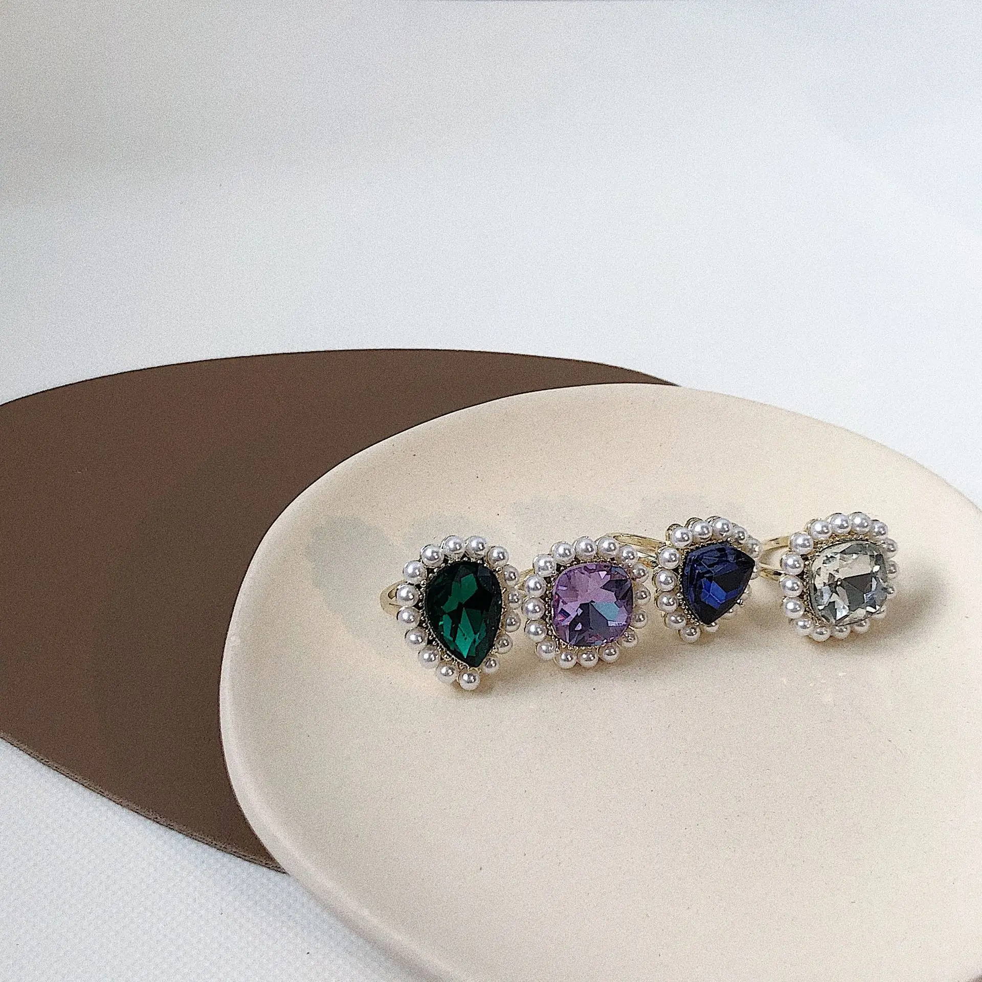 2021 Coloful Shiny Rhinestone Geometric Round Square Pearl Ring for Temperament Women Girl Party Jewelry Gifts
2021 Coloful Shiny Rhinestone Geometric Round Square Pearl Ring for Temperament Women Girl Party Jewelry Gifts