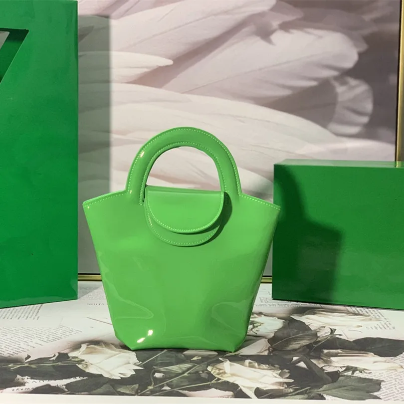 

Designer luxury women's handbag sheepskin bucket bag crocodile pattern patent leather one shoulder high capacity messenger bag
