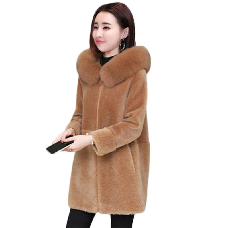 Trending Products Fur Coat Women short winter jacket Shaggy Outwear large size Imitation lamb wool Outerwear factory Outlet 325
Trending Products Fur Coat Women short winter jacket Shaggy Outwear large size Imitation lamb wool Outerwear factory Outlet 325