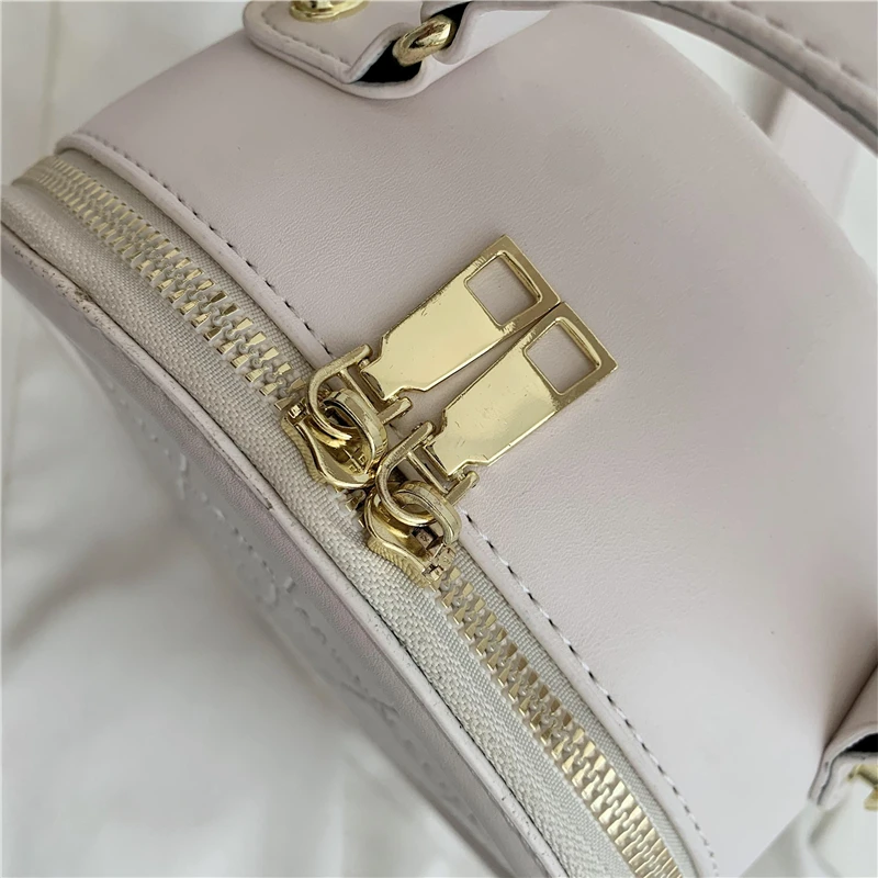 Fashion texture small bag women's bag 2020 new fashion single shoulder bag 
Fashion texture small bag women's bag 2020 new fashion single shoulder bag