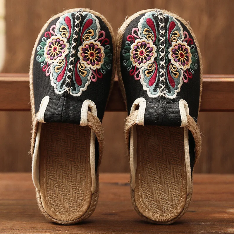 Women Embroidered Flat Slippers Retro Handmade Flower Shoes Concise For Summer 2021 Women's cloth shoes slippers
Women Embroidered Flat Slippers Retro Handmade Flower Shoes Concise For Summer 2021 Women's cloth shoes slippers