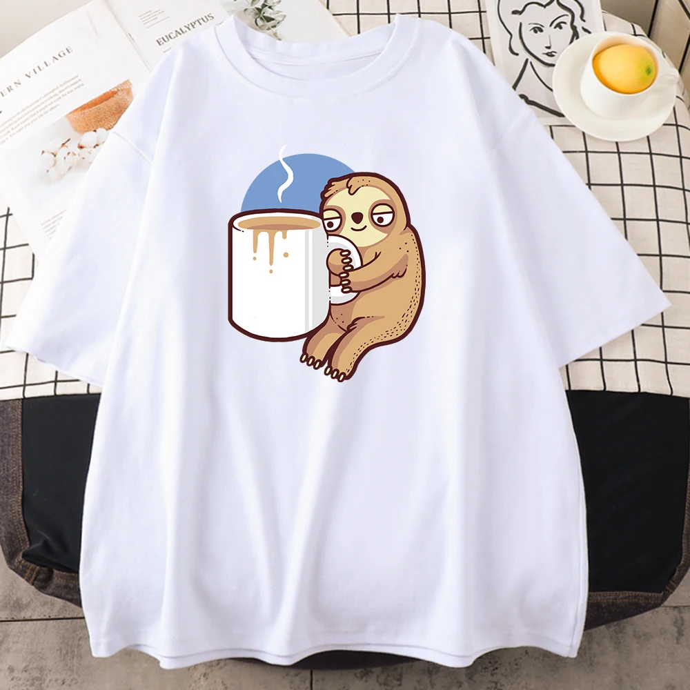 Sloth Trinken Tee Drucke Weibliche T-Shirts Mode Stil T-shirt Casual Komfortable Tops Casual Komfortable Frauen T Shirt
Sloth Trinken Tee Drucke Weibliche T-Shirts Mode Stil T-shirt Casual Komfortable Tops Casual Komfortable Frauen T Shirt