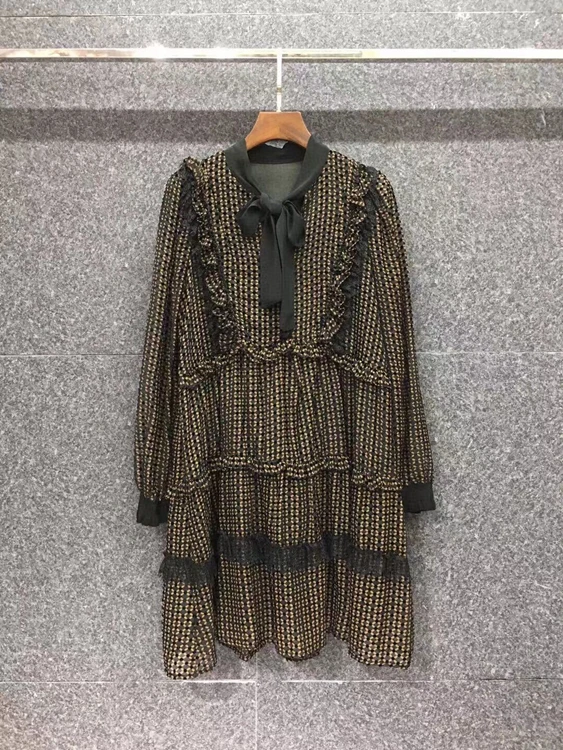 2020 Fall/Winter New Fashion Women's Neckline Tie-Tie Lace Edge Polka Dot Printed Dress 1220
2020 Fall/Winter New Fashion Women's Neckline Tie-Tie Lace Edge Polka Dot Printed Dress 1220