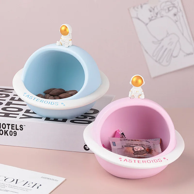 Creative Dry Fruit Containers Snacks Seeds Storage Box Astronaut Modern Living Room Snack Bowl Breakfast Tray Kitchen Supplies
Creative Dry Fruit Containers Snacks Seeds Storage Box Astronaut Modern Living Room Snack Bowl Breakfast Tray Kitchen Supplies