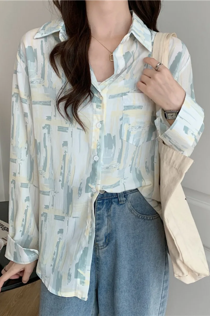 I printing long sleeve sunscreen shirt women's design minority spring and autumn 2021 new thin loose shirt
I printing long sleeve sunscreen shirt women's design minority spring and autumn 2021 new thin loose shirt