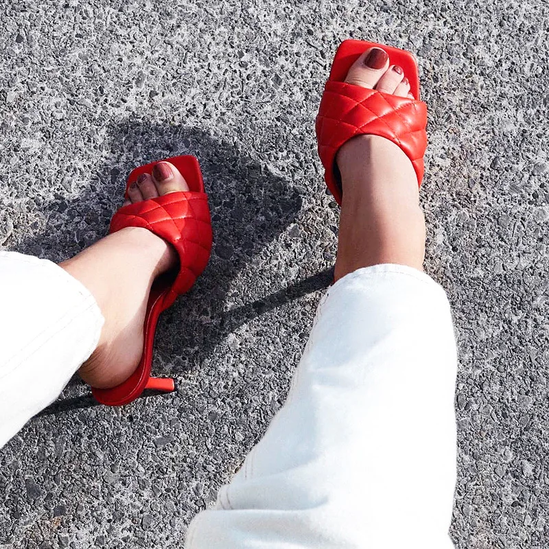 Marian Sqaure Toe Red Quilted Mule Heels Shoe Black PU High Heel Shoes Women Sandals Sliper Woman Shoes Zapatos Mujer White Blue
Marian Sqaure Toe Red Quilted Mule Heels Shoe Black PU High Heel Shoes Women Sandals Sliper Woman Shoes Zapatos Mujer White Blue