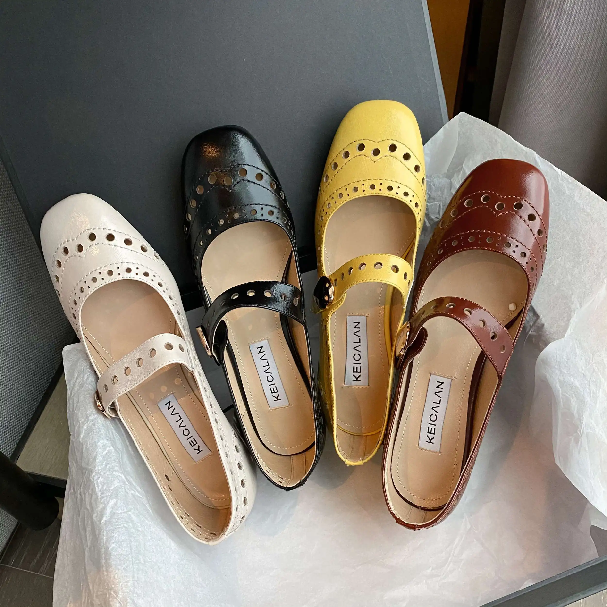 Krazing Pot vintage full grain leather carving hollow breathable round toe thick med heel slip on spring summer women pumps L13
Krazing Pot vintage full grain leather carving hollow breathable round toe thick med heel slip on spring summer women pumps L13