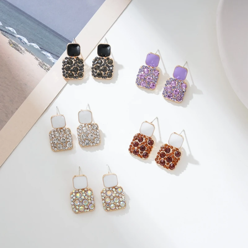 2021 Fashionable Women Earrings New Korean Geometric Pendant Color Crystal Stud Earring Jewelry. Wholesale
2021 Fashionable Women Earrings New Korean Geometric Pendant Color Crystal Stud Earring Jewelry. Wholesale