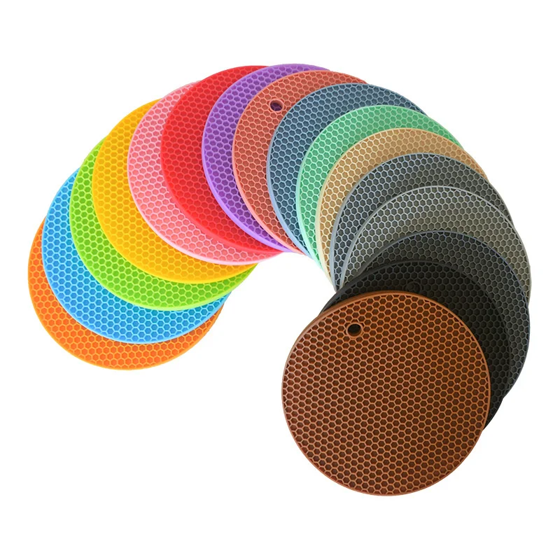 Kitchen Accessories Thickened Honeycomb Silicone Mat Round Placemat Western Food Pot Pot Heat Insulation Pad Non-slip Mat
Kitchen Accessories Thickened Honeycomb Silicone Mat Round Placemat Western Food Pot Pot Heat Insulation Pad Non-slip Mat