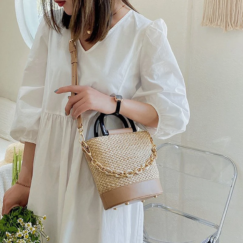 2PCS Female Tote Bucket Bag Summer High-Quality Straw Women's Handbag with Acrylic Transparent Daisy Shoulder Bag 
2PCS Female Tote Bucket Bag Summer High-Quality Straw Women's Handbag with Acrylic Transparent Daisy Shoulder Bag