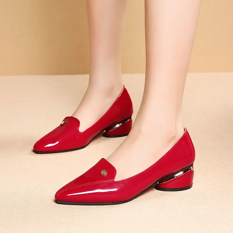 Women's Shoes 2020 Spring Autumn New Chunk Heel Women's Single Shoes Point Toe Women's Leisure Patant Leather Middle Heels Shoe
Women's Shoes 2020 Spring Autumn New Chunk Heel Women's Single Shoes Point Toe Women's Leisure Patant Leather Middle Heels Shoe