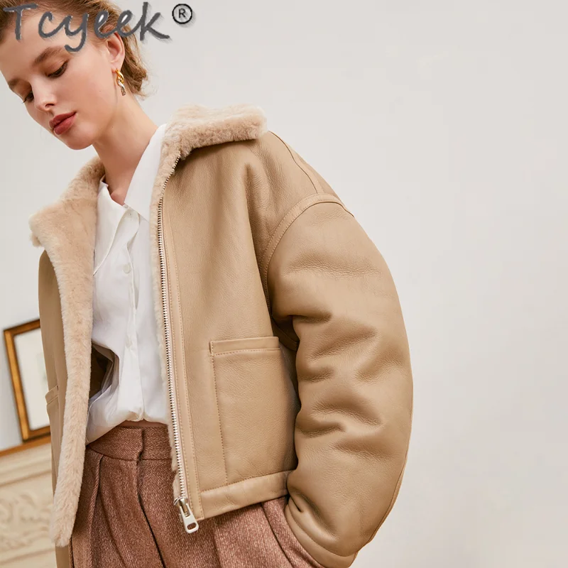 Tcyeek 2021 Natural Sheepskin Leather Jacket Women's Fur Coat Winter Short Street Wool Jackets Female Jaqueta Feminina Gxy1234 
Tcyeek 2021 Natural Sheepskin Leather Jacket Women's Fur Coat Winter Short Street Wool Jackets Female Jaqueta Feminina Gxy1234