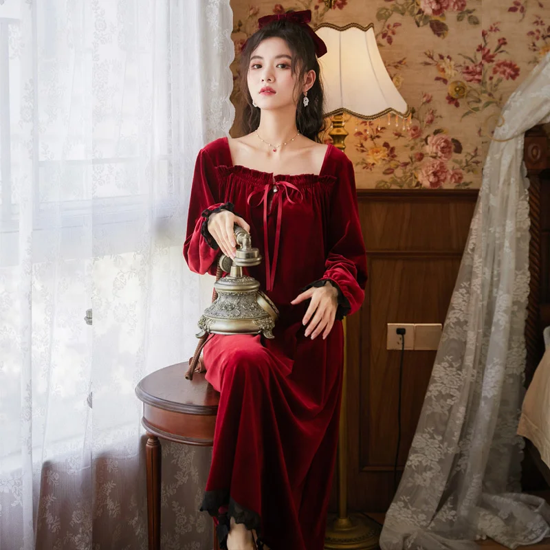 Long sleeve Plush nightdress women's winter court style gold velvet warm pajamas can be worn loose long skirt home clothes
Long sleeve Plush nightdress women's winter court style gold velvet warm pajamas can be worn loose long skirt home clothes