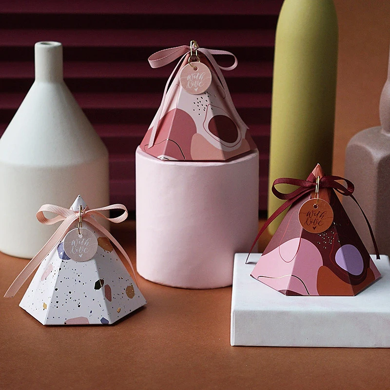 10pcs Cone Candy Gift Box Wedding Favors Gift Bag Small Cardboard Gem Tower Box Decoration Paper Packaging Event Party Supplies
10pcs Cone Candy Gift Box Wedding Favors Gift Bag Small Cardboard Gem Tower Box Decoration Paper Packaging Event Party Supplies