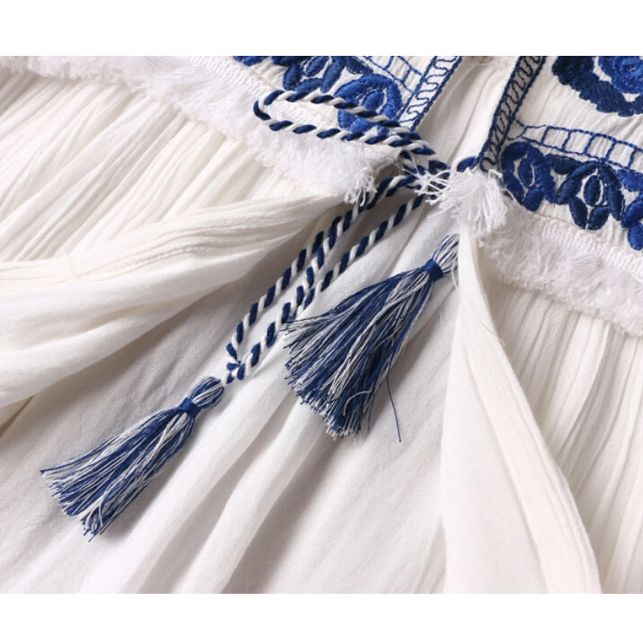 YAMDI NEW White Boho Jacket Autumn cotton blue floral embroidery short Cardigan Outerwear o-ncek tassel lady Coats women jacket
YAMDI NEW White Boho Jacket Autumn cotton blue floral embroidery short Cardigan Outerwear o-ncek tassel lady Coats women jacket