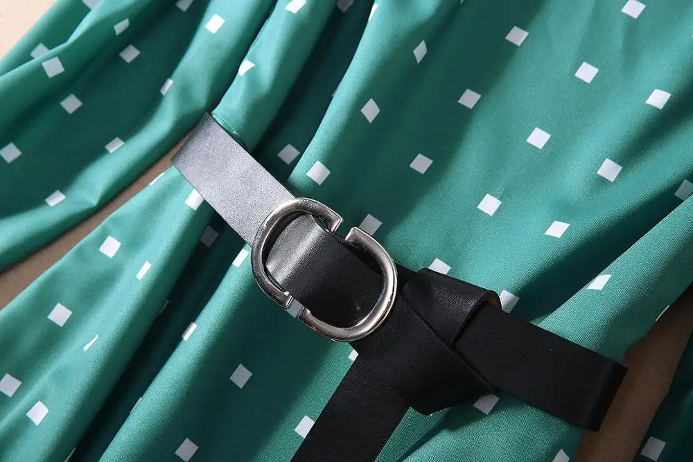 New European and American women's dresses for spring 2020 Three-quarter sleeve V neck Grid printed Fashion belt green dress
New European and American women's dresses for spring 2020 Three-quarter sleeve V neck Grid printed Fashion belt green dress